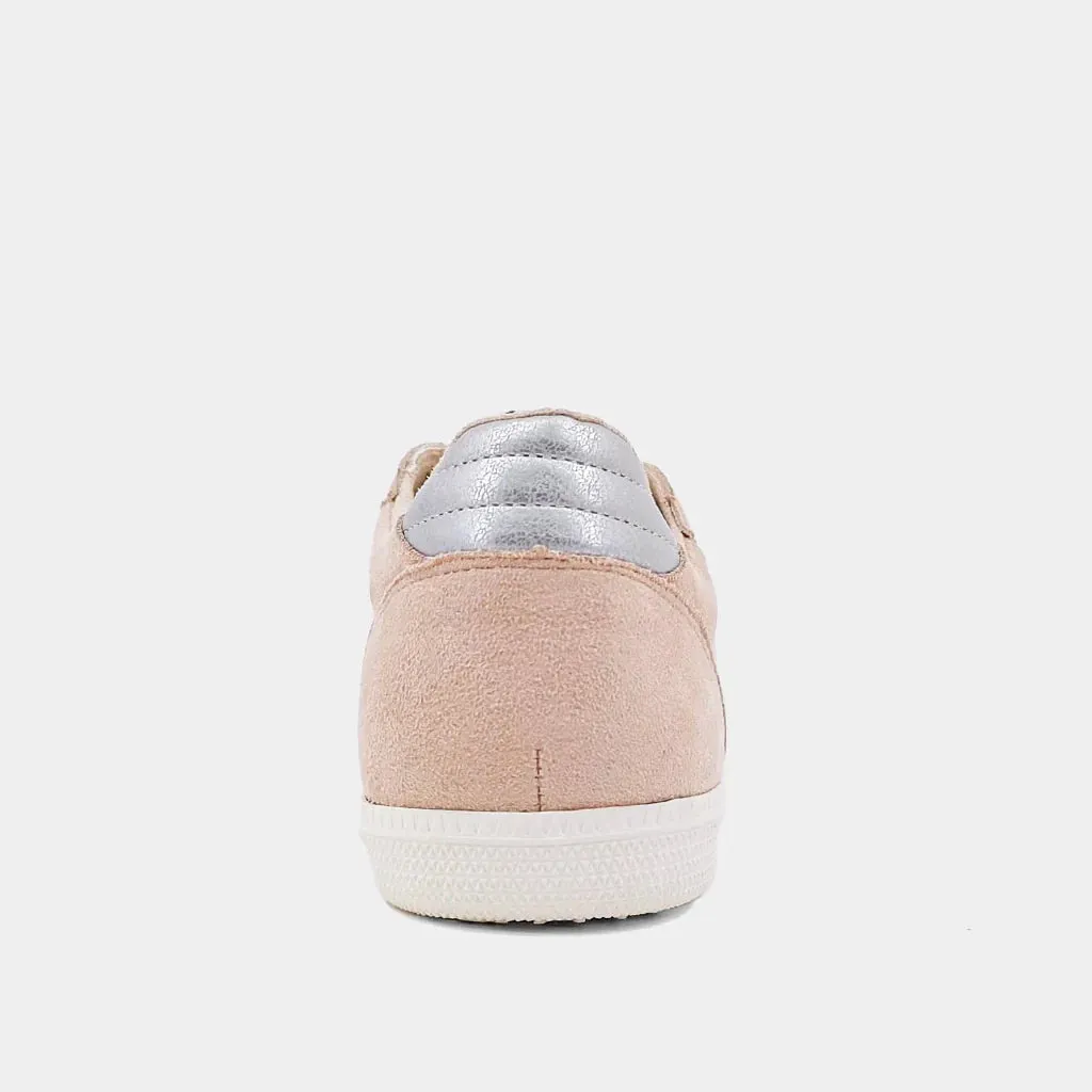 Sydney Suede Taupe Charm Sneakers